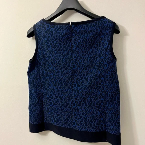 Sara Campbell Blue Patterned Sleeveless Tank with Black Trim and Pocket Accents - Picture 3 of 3